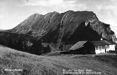 Alpe Godlachen mit Hütte und der Kanisfluh als Panorama