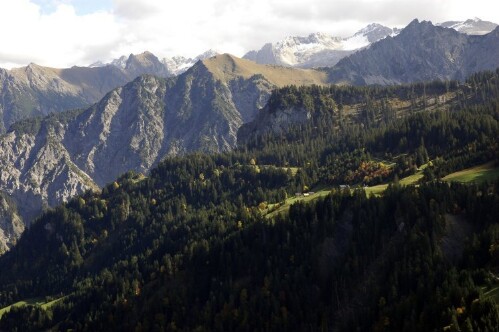 [Sonntag - Wandfluh, Steinbildvorsäß, Wangspitze, Madonakopf, Feuerstein, Bratschenkopf]