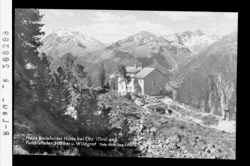 Neue Bielefelder-Hütte bei Ötz in Tirol gegen Fundusfeiler 3086 m und Wildgrat