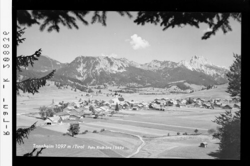 Tannheim 1097 m, Tirol : [Tannheim im Tannheimertal gegen Tannheimergruppe]