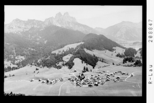 Grän 1134 m, Tirol : [Grän im Tannheimertal mit Gimpel und Rote Flüh]