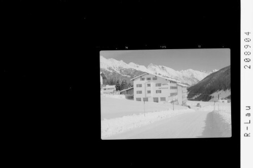[St.Anton am Arlberg, Hotel Alpenhof gegen Vorderseespitze]