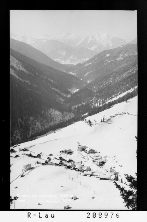 Rinnen bei Berwang / Tirol 1285 m : [Rinnen mit Blick in die Allgäuer Alpen]