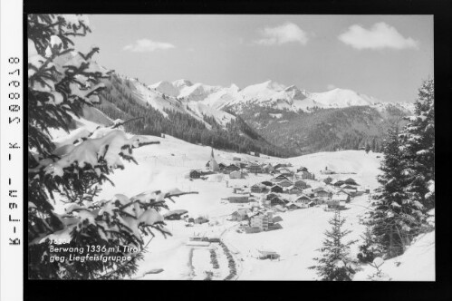 Berwang 1336 m in Tirol gegen Liegfeistgruppe