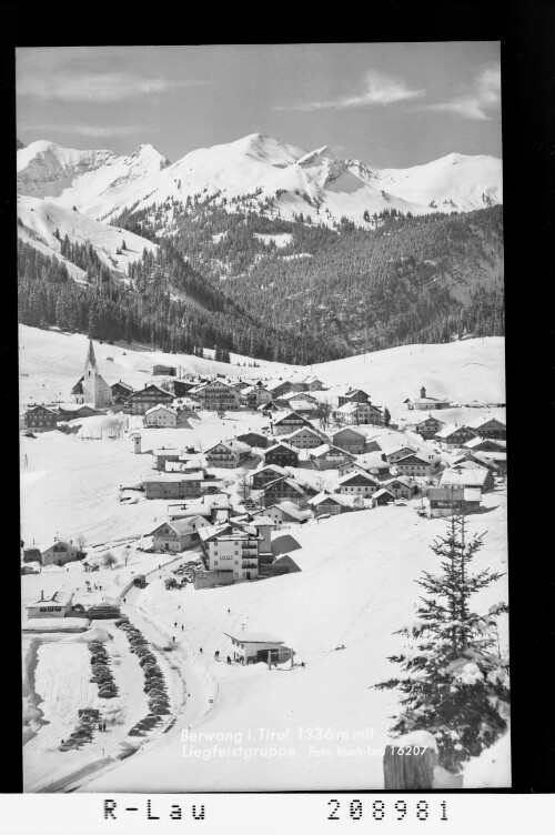 Berwang in Tirol 1336 m mit Liegfeistgruppe