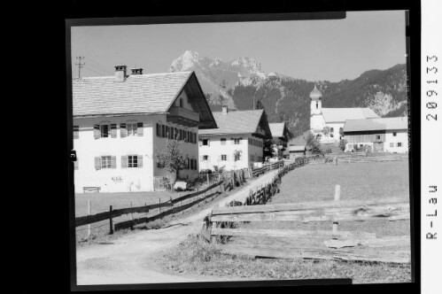 [Grän im Tannheimertal mit Blick zum Aggenstein / Tirol]