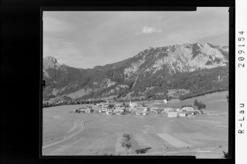 [Grän im Tannheimertal mit Lumberger Grat]