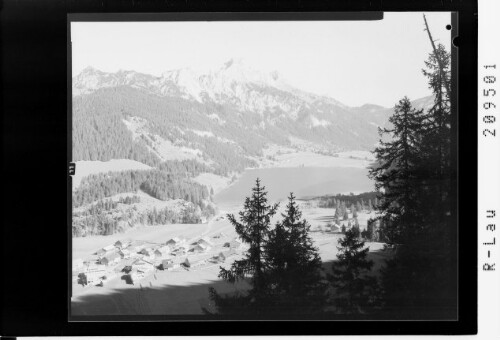 Haldensee im Tannheimertal, Tirol mit Gimpel 2176 m und Rote Flüh 2111 m : [Haldensee am Haldensee gegen Gimpel / Rote Flüh und Kellenspitze]