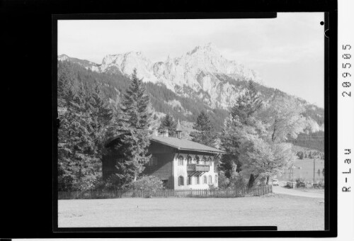 Haldensee, Tannheimertal / Tirol : [Haus am Haldensee mit Blick zur Roten Flüh]