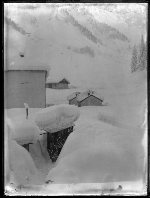 [Winteraufnahme von der Eisenbahnersiedlung unweit des Arlbergtunnel-Westportals in Langen am Arlberg]