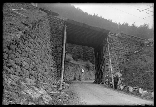 [Erneuerung der Eisenbahnbrücke über die Bundesstrasse im Bahnhof Langen am Arlberg [7]]