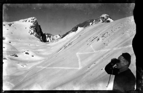 [Aufnahme eines Skitourengehers in alpinem Gelände [2]]