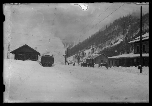 [Winteraufnahme vom Bahnhof Langen am Arlberg]