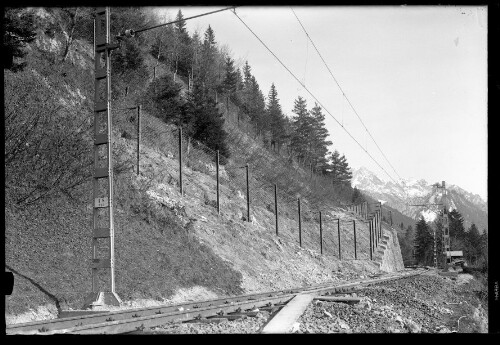 [Aufnahme von den Arlberg-Schneegittern oberhalb der Strecke zwischen Wald am Arlberg und Dalaas im km 119,2]