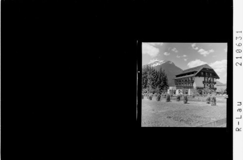 Ehrwald, Tirol Hotel Maria Regina : [Hotel Maria Regina in Ehrwald in Tirol gegen Upsspitze und Daniel]