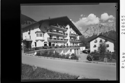 Lermoos Tirol Hotel Edelweiss : [Hotel Edelweiss in Lermoos in Tirol mit Zugspitze und Wetterstein]