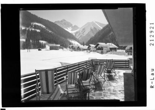 [Bichlbach im Ausserfern - Blick vom Hotel Hirschen zum Roten Stein und Kamp]