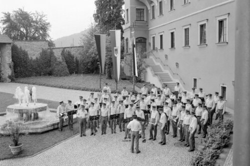 Militärmusik in Schloss Hofen