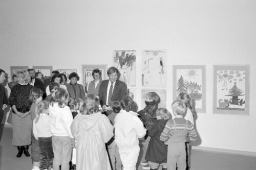 Ausstellung Kinderzeichnungen Museum, Landhaus
