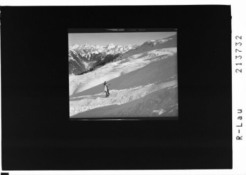 Gaschurn, Montafon, Vorarlberg Skigebiet Versettla gegen Vallüla 2813 m : [Skigebiet ob Gaschurn im Montafon mit Blick zur Ballunspitze und Vallüla]