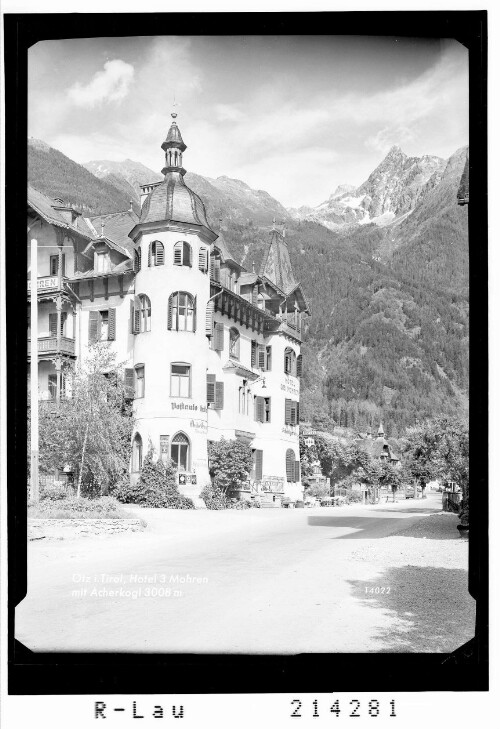 Ötz in Tirol / Hotel Drei Mohren mit Acherkogl