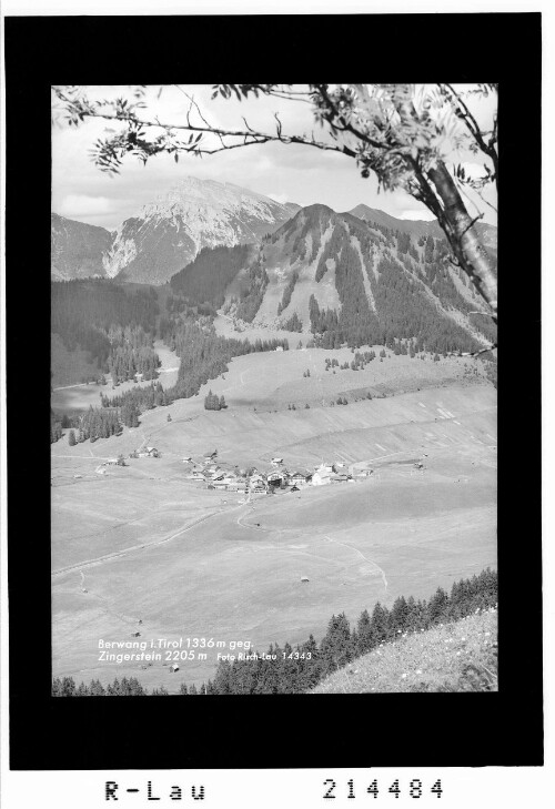 Berwang in Tirol 1336 m gegen Zingerstein 2205 m