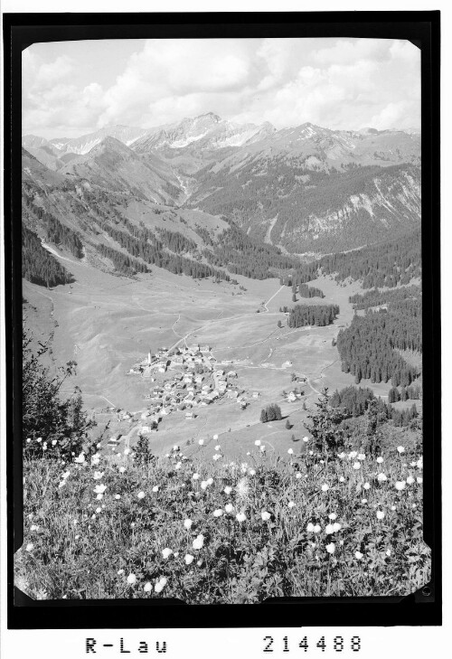 Berwang in Tirol 1336 m gegen Rinnen und Knittelkarspitze