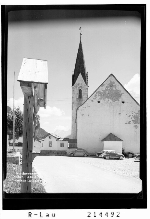 Aus Berwang in Tirol : [Pfarrkirche Berwang mit Blick zur Zugspitze]