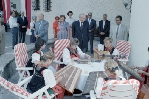 Waldheim Besuch, Mittagessen in Mittelberg