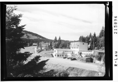 [Berghof Fetz am Bödele mit Blick zum Lank]