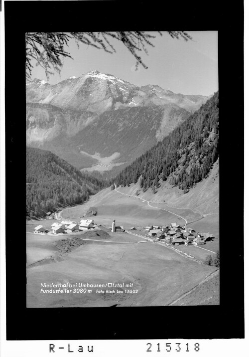 Niederthai bei Umhausen / Ötztal mit Fundusfeiler 3080 m