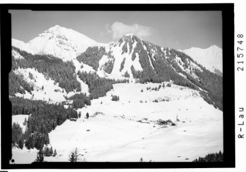 Berwang in Tirol 1336 m mit Zingerstein 2205 m und Alpkopf