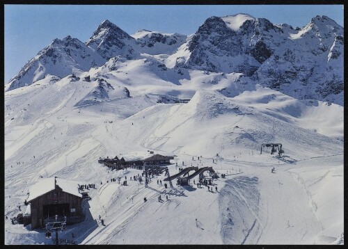 [St. Gallenkirch] : [Skigebiet Silvretta Nova im Montafon Bergstation der Valiserabahn und Valisera-Hüsli gegen Heimspitze, 2685 m, und Valiseraspitze, 2716 m Vorarlberg, Österreich ...]