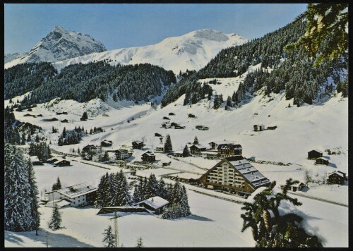 [St. Gallenkirch Gargellen] : [Wintersportplatz Gargellen, 1424 m gegen Madrisa, 2770 m und Schafberg Montafon, Austria ...]