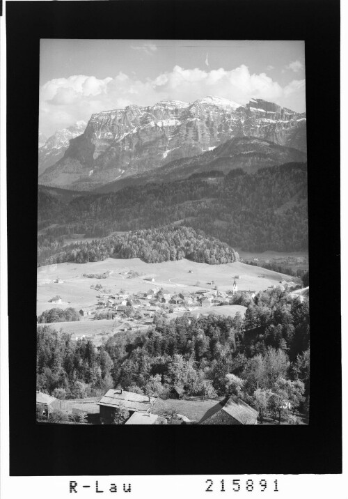 Schwarzenberg im Bregenzerwald Vorarlberg, mit Kanisfluh 2047 m : [Schwarzenberg im Bregenzerwald mit Künzelspitze und Kanisfluh]