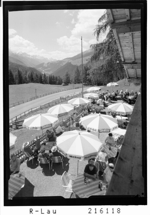 [Blick von der Terrasse des Gasthauses Norbertshöhe bei Nauders in Tirol gegen Sesvennagruppe und Unterengadin]