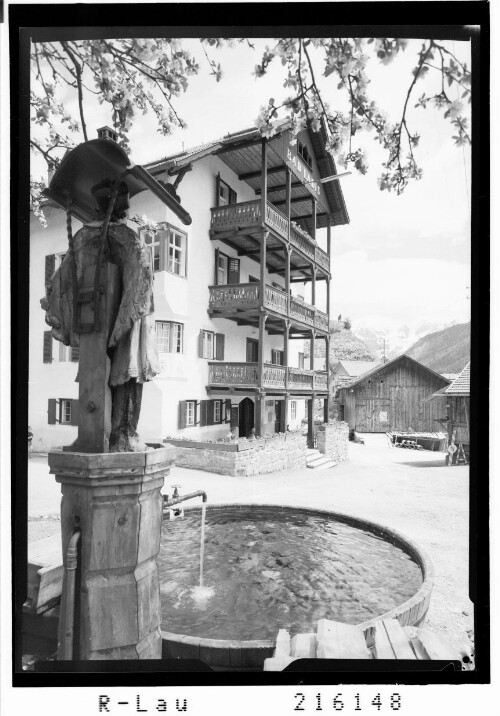 [Hotel Bad Ladis in Ladis im Oberinntal mit Blick zum Kaunergrat / Tirol]