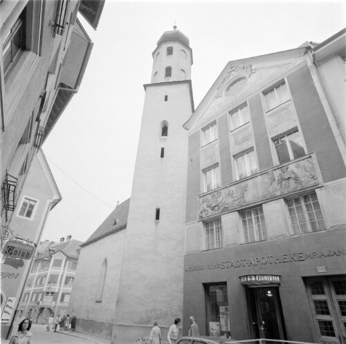 [Feldkirch, Frauenkirche und Stadt-Apotheke]