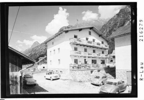 [Pension Santeler in Plangeross im Pitztal gegen Sturpen und Hohe Geige / Tirol]