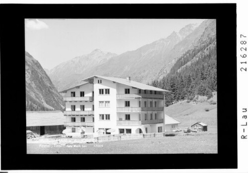 Weisswald 1560 m, Berghaus Seppl Pitztal, Tirol : [Berghaus Seppl in Weisswald im Pitztal gegen Hairlacher Seekopf]