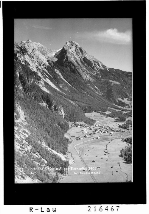 Schnann 1180 m gegen Eisenspitze 2805 m, Tirol