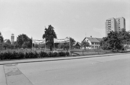 [Demonstrationsplakate Strabonstraße]