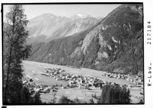Umhausen im Ötztal / Tirol gegen Blockkogel 3098 m
