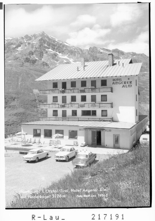 Hochgurgl im Ötztal / Tirol, Hotel Angerer Alm mit Nederkogel