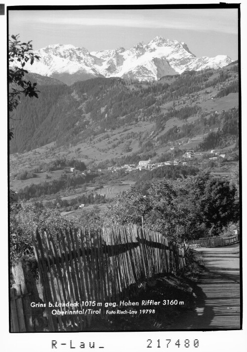 Grins 1015 m gegen Hohen Riffler 3160 m Oberinntal / Tirol : [Grins im Sannatal gegen Hohen Riffler]