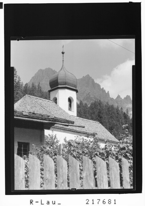 [Pfarrkirche in Hinterhornbach gegen Rosskarspitzen / Tirol]
