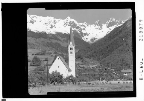 Prutz, Oberinntal Tirol : [Pfarrkirche in Prutz im Oberinntal mit Blick zum Kaunergrat]