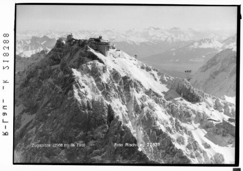 Zugspitze in Tirol : [Zugspitze mit Blick in die Zillertaler Alpen]