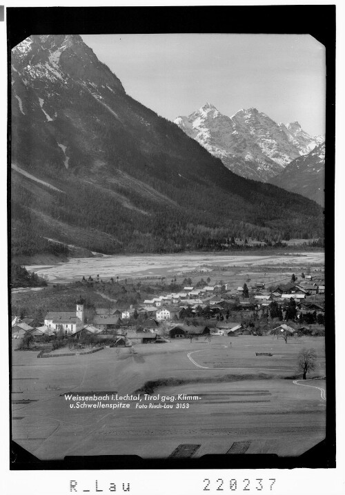 Weissenbach im Lechtal in Tirol gegen Klimmspitze und Schwellenspitze