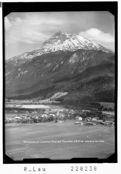 Weissenbach im Lechtal in Tirol mit Thaneller 2343 m